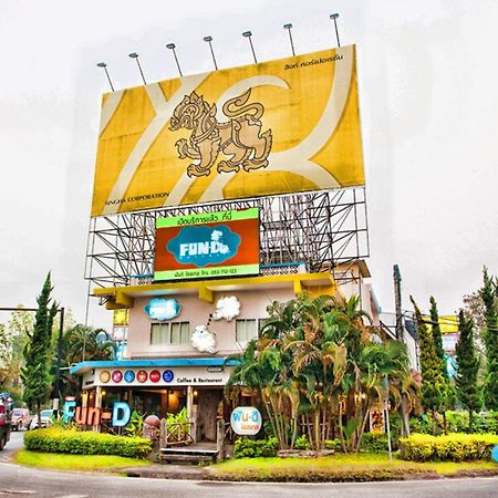 Fun-D Hostel Chiang Rai Buitenkant foto